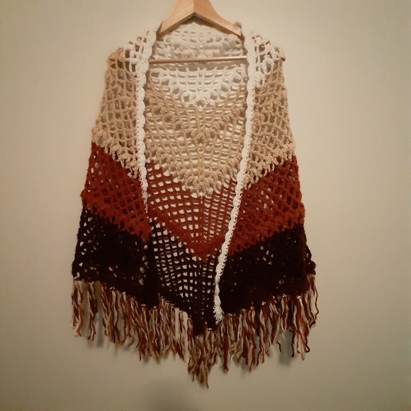 Vintage Accessories - Vintage Hand knit large boho wrap scarf exc condition